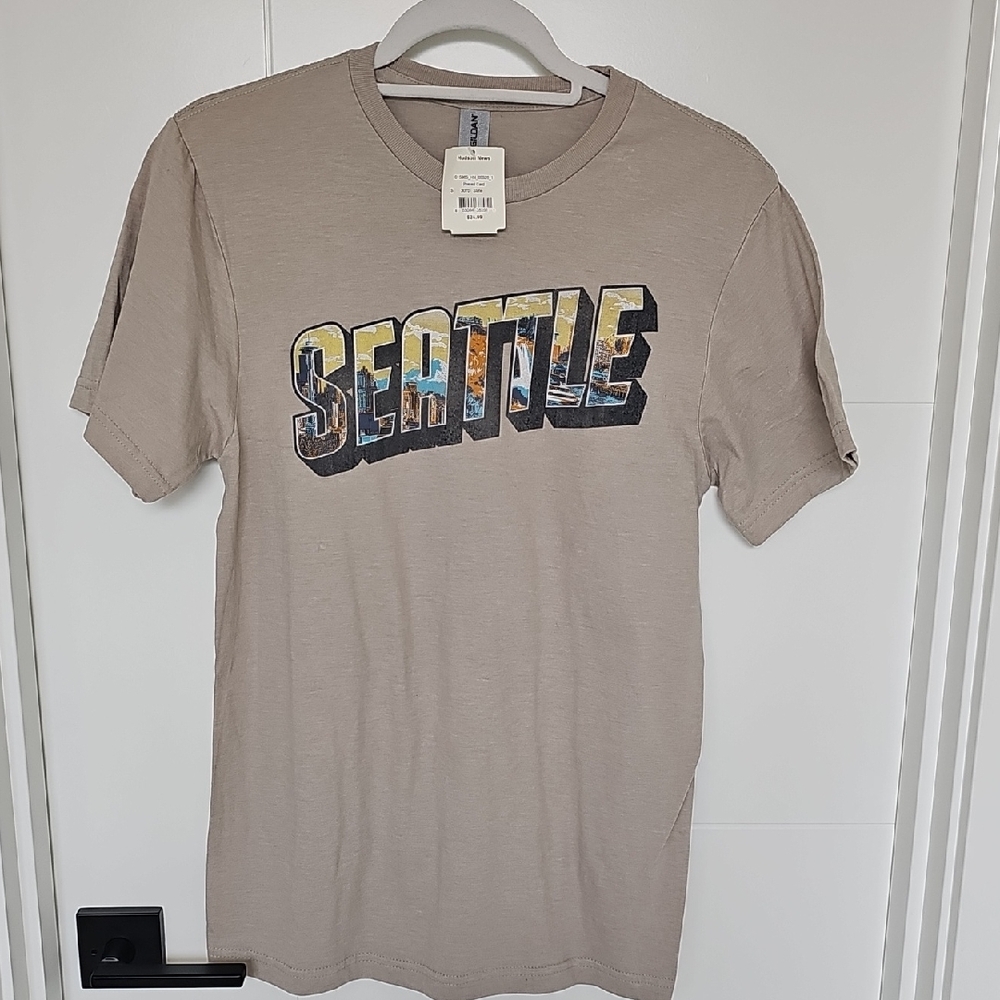NWT Seattle Graphic Tan Taupe Short Sleeve T-Shirt Sz S